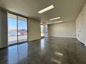 1725 Monrovia Ave, Costa Mesa, CA à louer Photo intérieure- Image 2 de 4