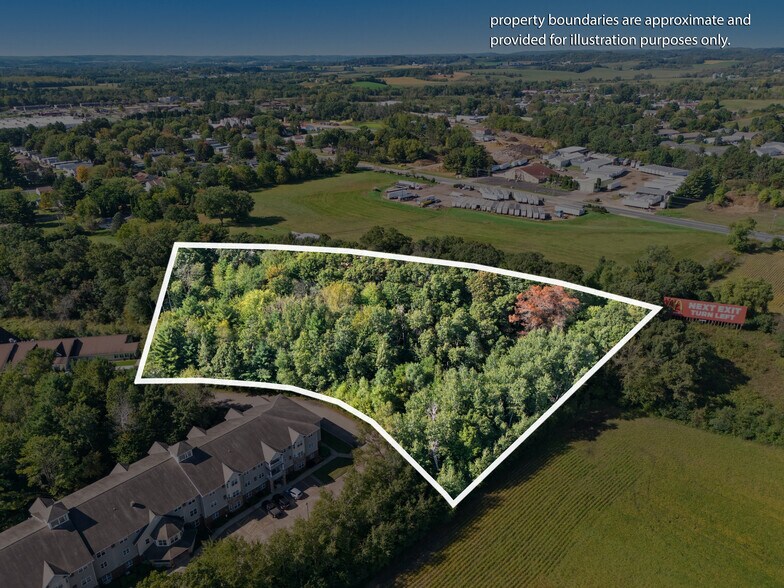 22XX White Pine Lane, Menomonie, WI à vendre - Photo du bâtiment - Image 2 de 2