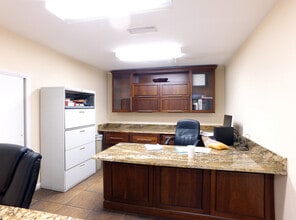 4500 Carmichael Ave, Sarasota, FL à louer Photo intérieure- Image 2 de 7