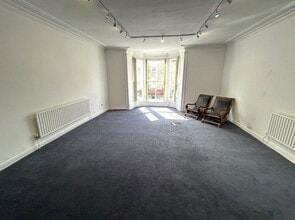 33 Swan Rd, Harrogate for lease Interior Photo- Image 2 of 8