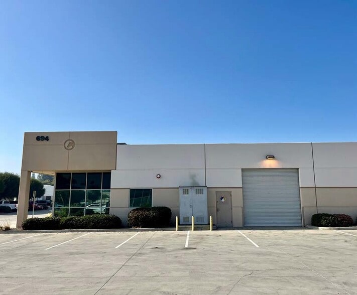 694 W Parkridge Ave, Norco, CA for sale - Building Photo - Image 3 of 11