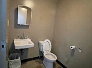 34 Sullivan_U26_restroom1_26