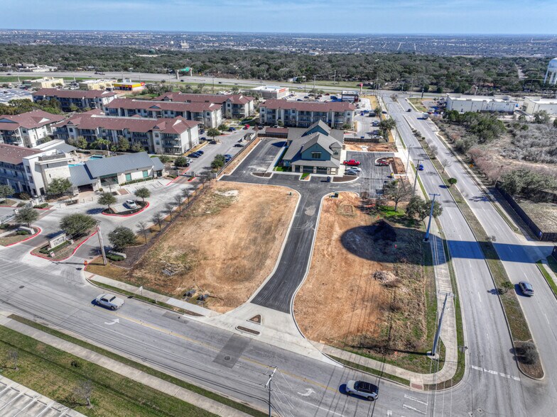 3355 Oak Run, New Braunfels, TX à vendre - Photo du bâtiment - Image 3 de 38