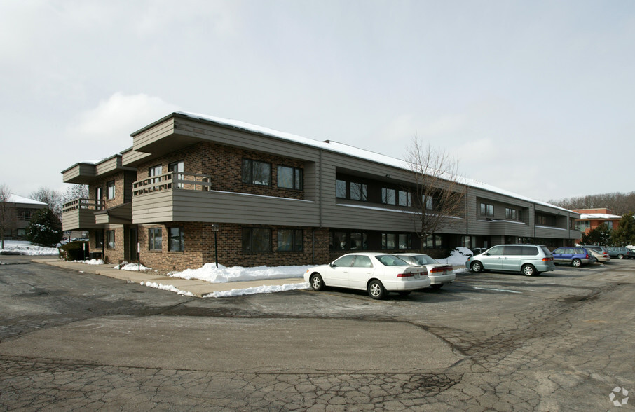 437 S Yellowstone Dr, Madison, WI for lease - Building Photo - Image 2 of 5