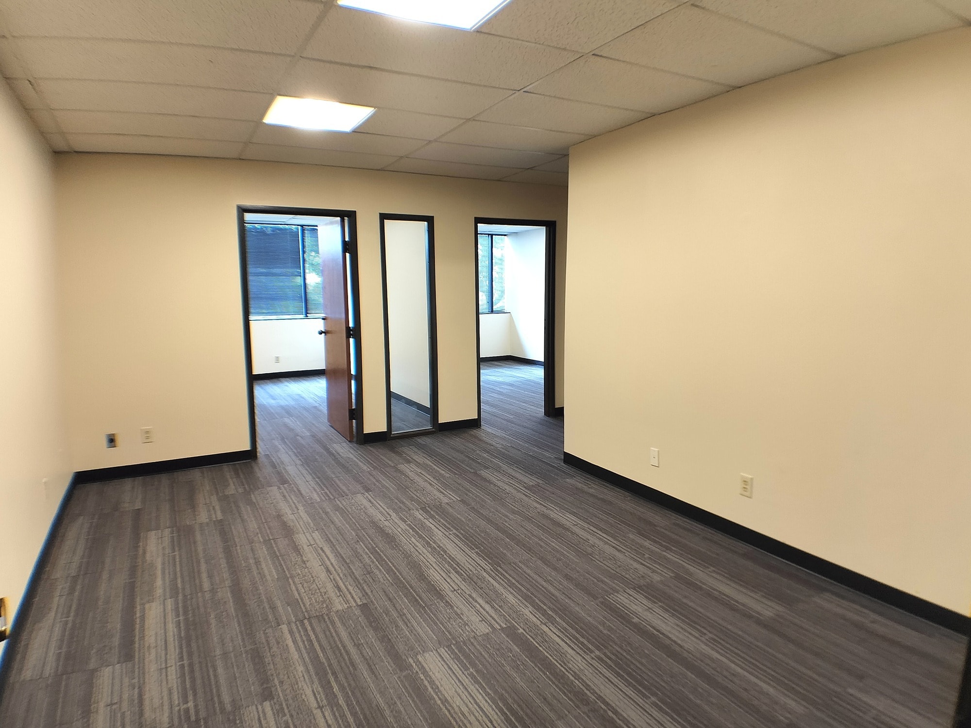 2000 N Central Expy, Plano, TX à louer Photo intérieure- Image 1 de 4