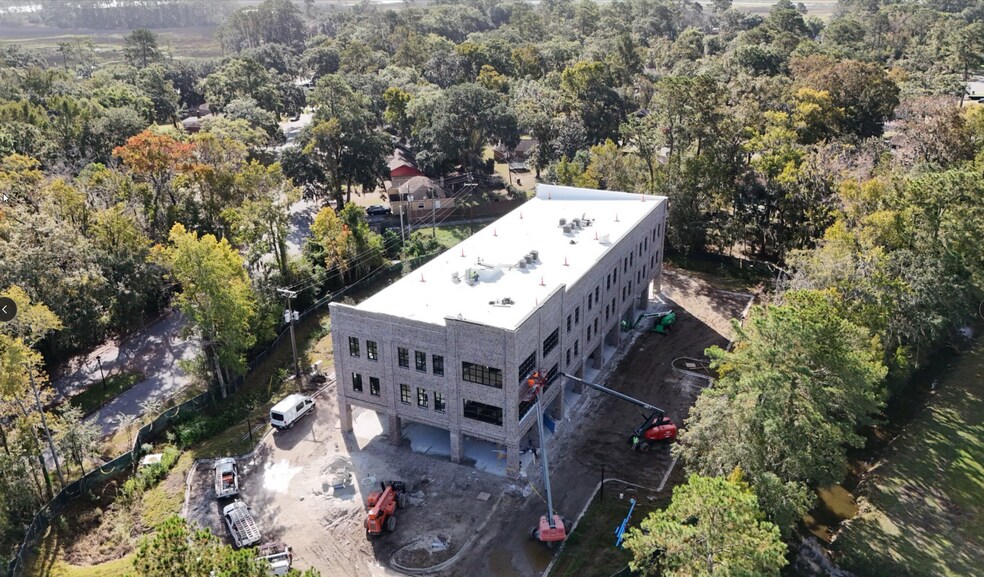 120 Riverview Dr, Savannah, GA à louer - Photo du bâtiment - Image 1 de 9