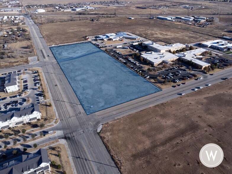 North Quaker Ave, Lubbock, TX à vendre - Photo du bâtiment - Image 2 de 8