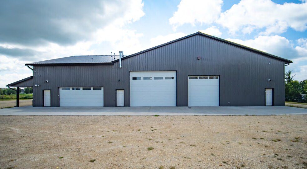 514 E 9th St, Zumbrota, MN à vendre - Photo du bâtiment - Image 2 de 8