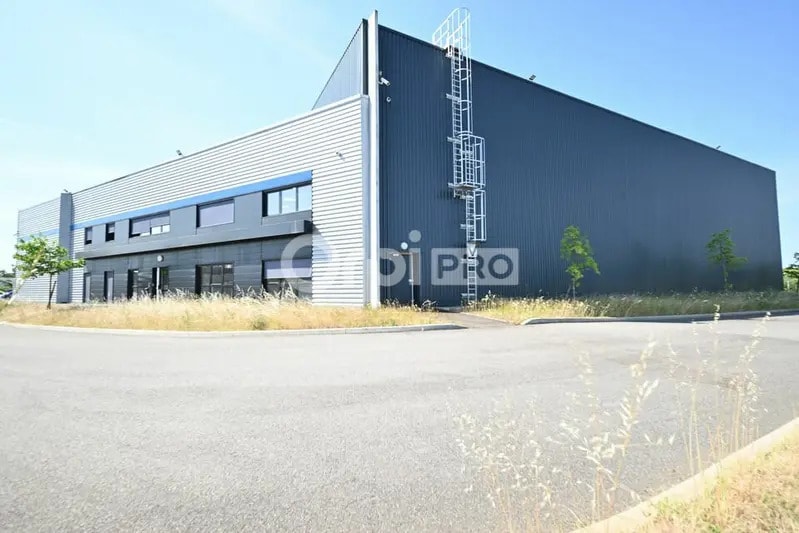 Industrial in Corbas for lease - Building Photo - Image 2 of 12