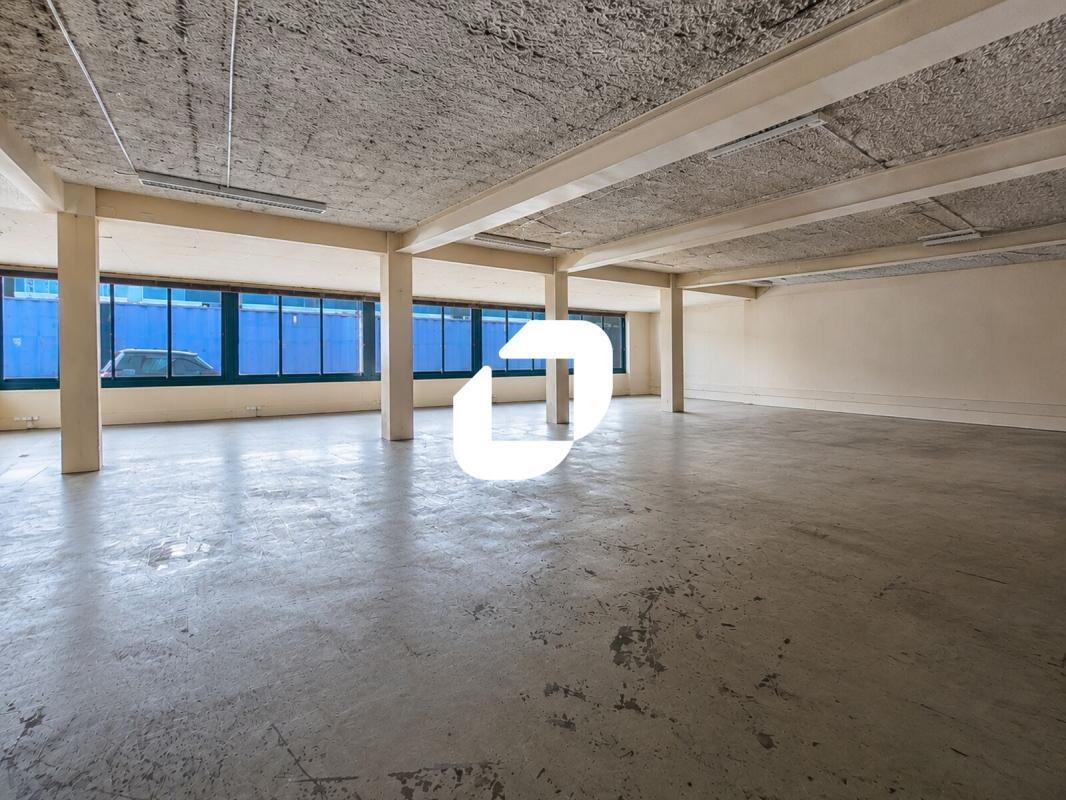 Flex in Croissy-Beaubourg for sale Interior Photo- Image 1 of 12