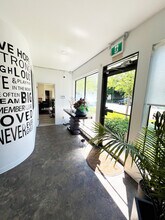 1086 W 3rd St, North Vancouver District, BC à louer Photo intérieure- Image 2 de 4