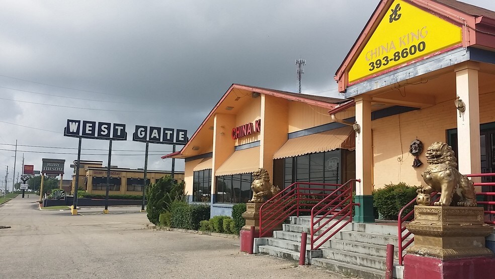 626-630 Boll Weevil Cir, Enterprise, AL for lease - Building Photo - Image 2 of 6