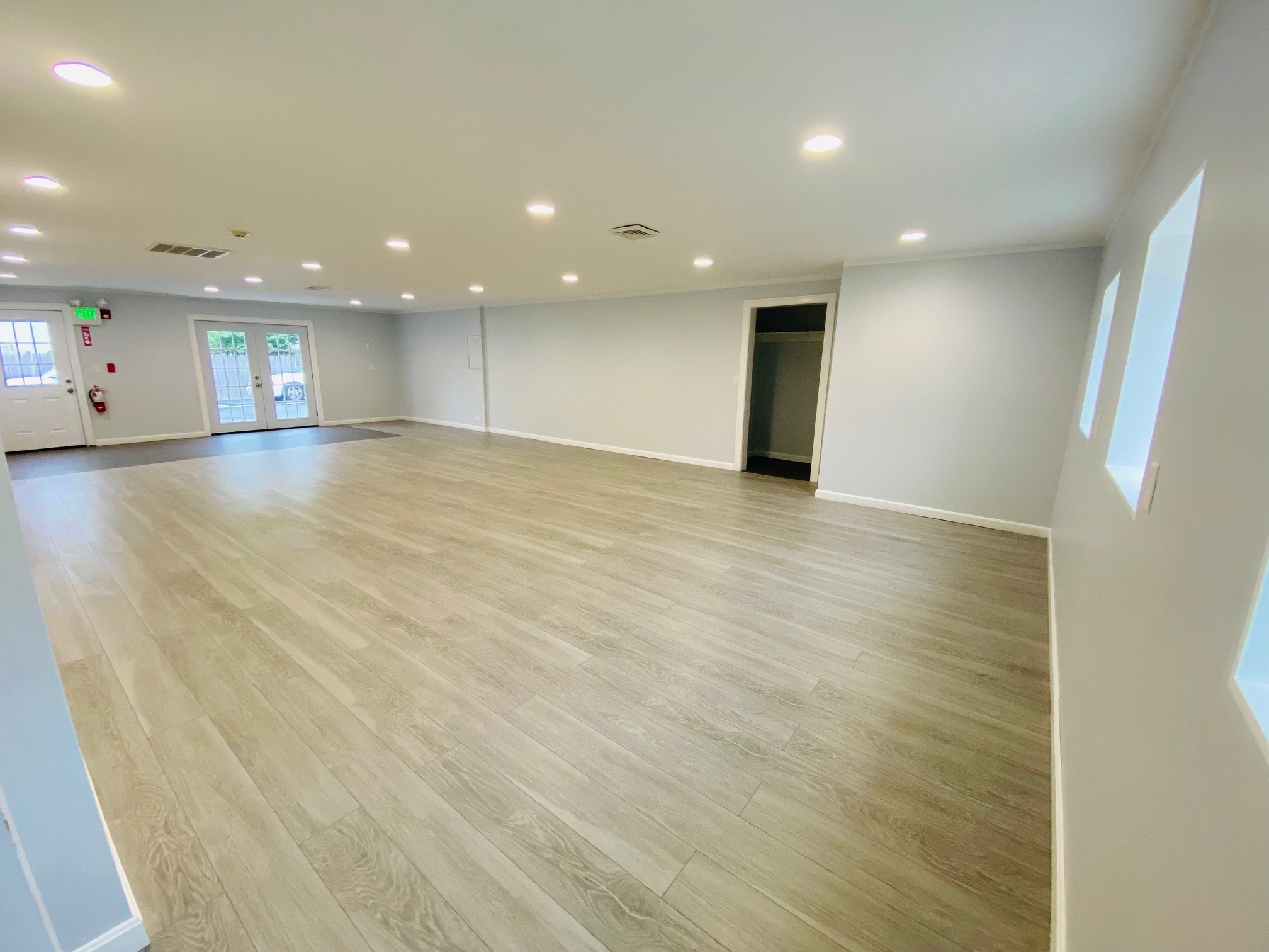 1935 Washington St, Stoughton, MA à louer Photo intérieure- Image 1 de 6