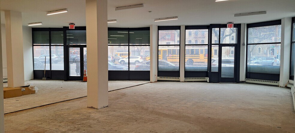 895 Fairmount Pl, Bronx, NY for lease - Building Photo - Image 3 of 6