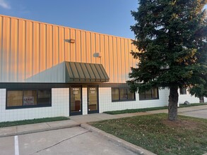 3200-3214 Adventure Ln, Oxford, MI for lease Building Photo- Image 2 of 10