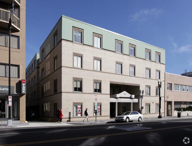 2141 Wisconsin Ave NW, Washington, DC for lease - Building Photo - Image 2 of 23