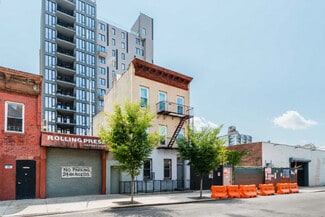 Plus de détails pour 19 Denton Pl, Brooklyn, NY - Multi-résidentiel à vendre