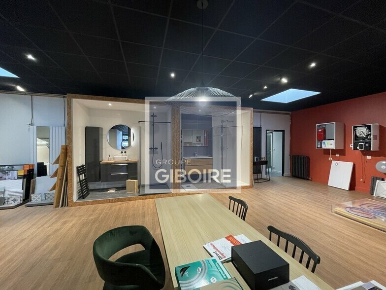 Industrial in Cesson-Sévigné for lease - Interior Photo - Image 2 of 8