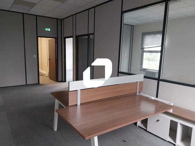 1 Rue Alfred De Vigny, Saint-Germain-en-Laye for lease - Building Photo - Image 2 of 14