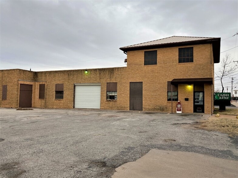 906 E Broadway St, Sweetwater, TX for sale - Building Photo - Image 2 of 3