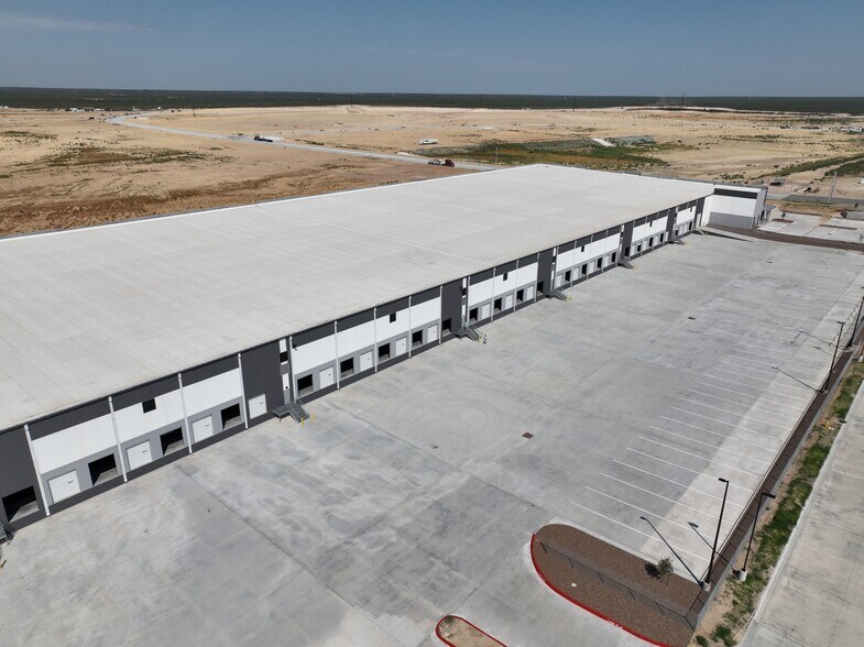 1203 Reuthinger Pky, Laredo, TX à vendre - Photo du bâtiment - Image 3 de 15