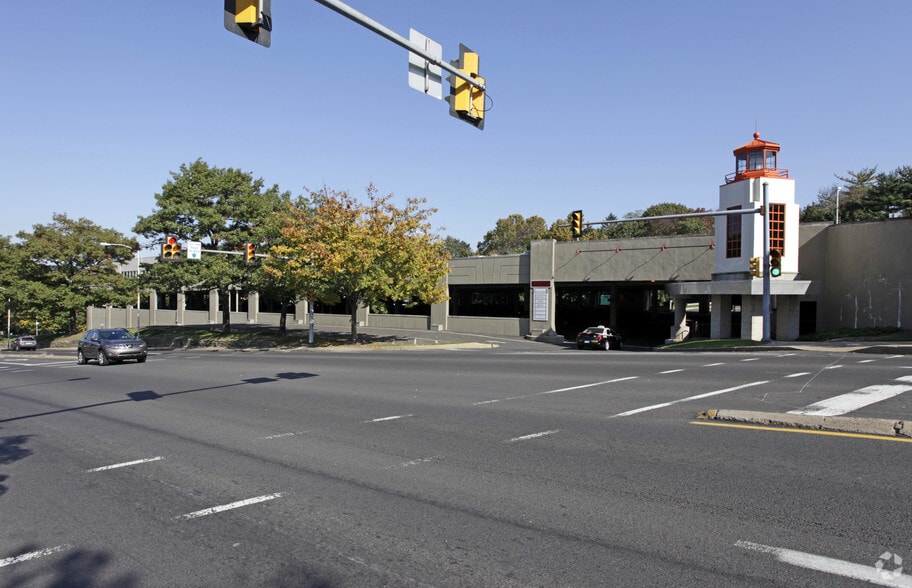 610 Old York Rd, Jenkintown, PA à louer - Photo du bâtiment - Image 3 de 27