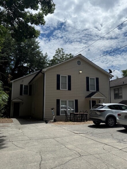 Berkeley Park/Underwood Hills portefeuille de 5 propriétés à vendre sur LoopNet.ca - Photo du bâtiment - Image 2 de 5