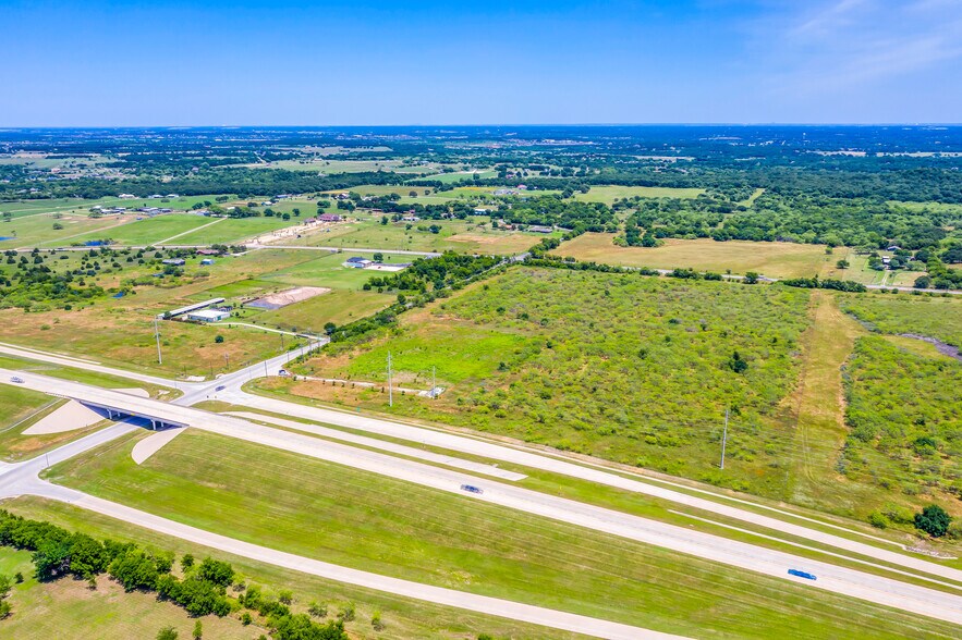 2625 County Road 913, Joshua, TX à vendre - Photo principale - Image 1 de 13
