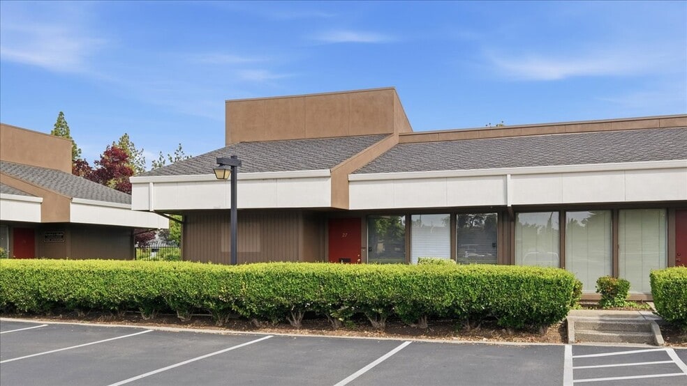 2027 Grand Canal Blvd, Stockton, CA for sale - Building Photo - Image 3 of 13