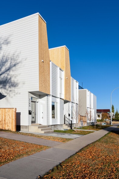 2104 5 Ave NW, Calgary, AB à vendre - Photo du bâtiment - Image 2 de 11