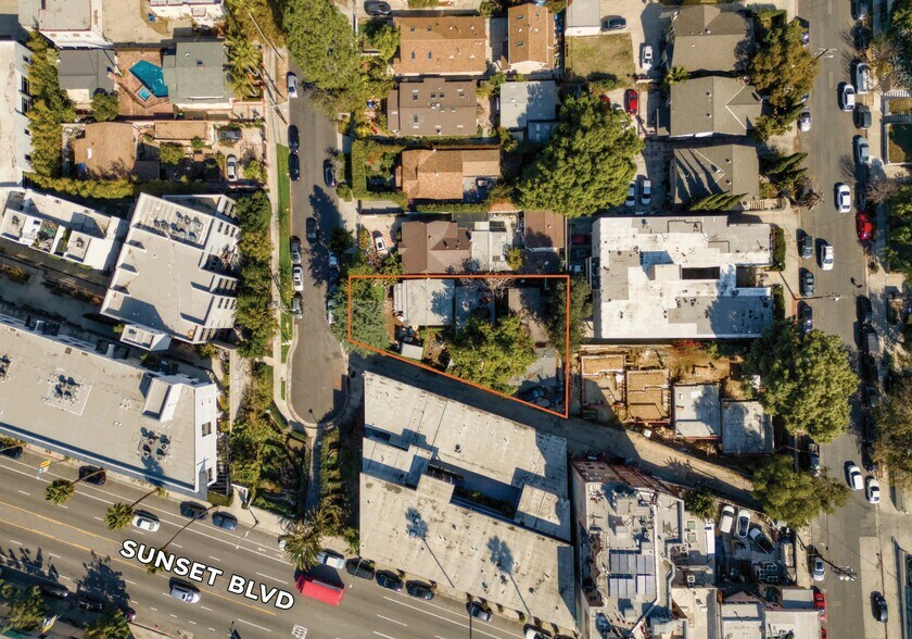 1108 Manzanita St, Los Angeles, CA à vendre - Photo du bâtiment - Image 2 de 9