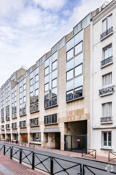 110 Rue Jules Guesde, Levallois-Perret for lease - Building Photo - Image 2 of 2