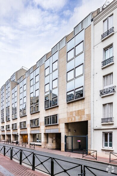 110 Rue Jules Guesde, Levallois-Perret à vendre - Photo du bâtiment - Image 2 de 3