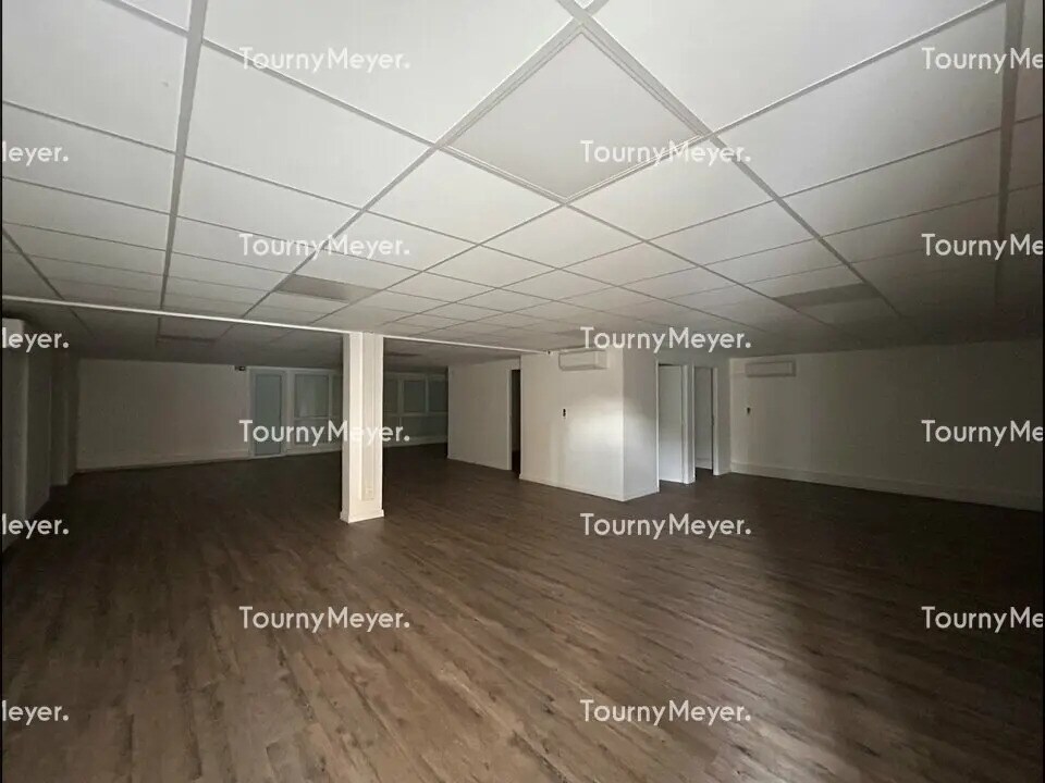 Office in Toulouse for lease Interior Photo- Image 1 of 2