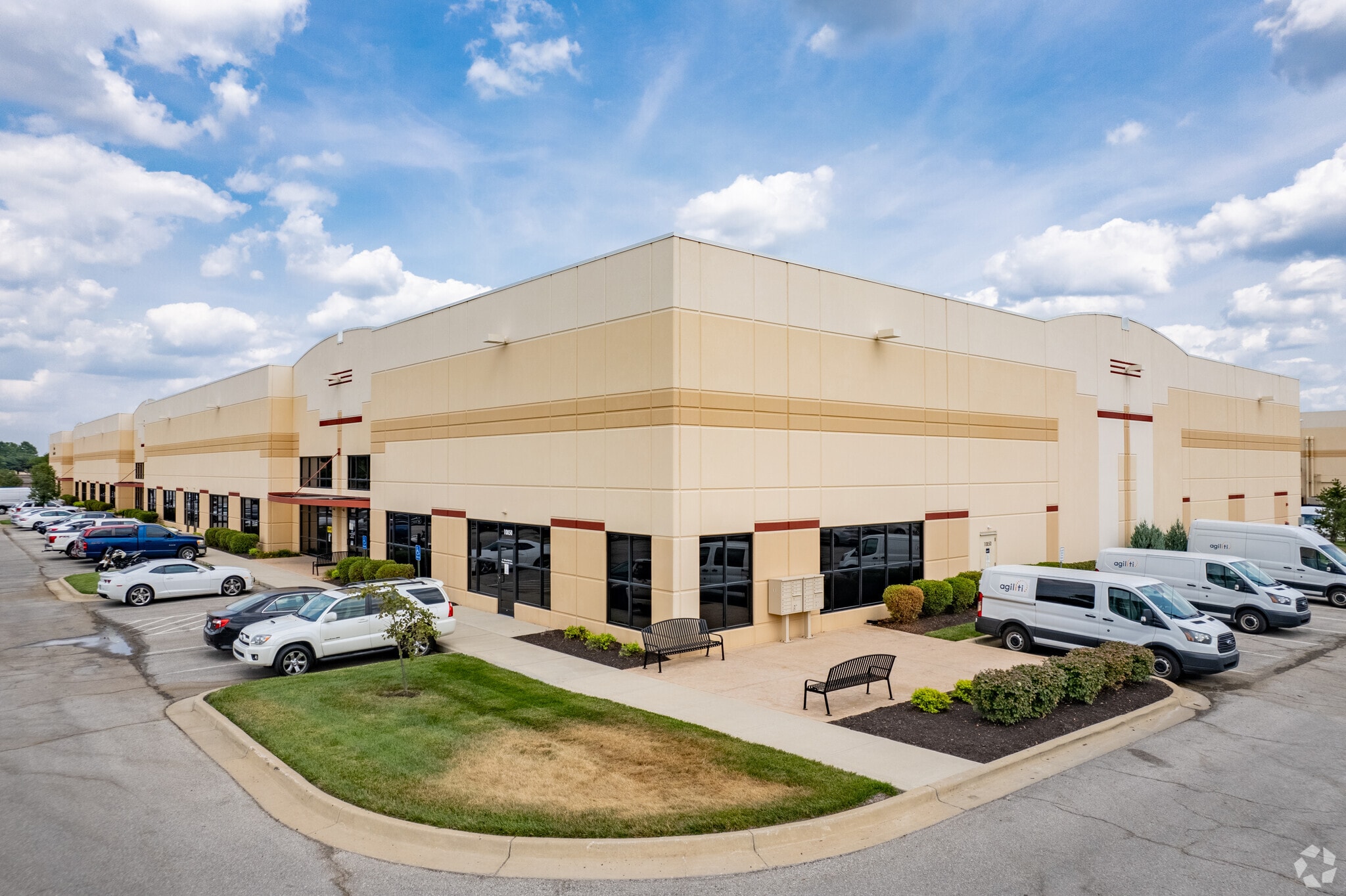 10846-10890 Strang Line Rd, Lenexa, KS for lease Primary Photo- Image 1 of 6