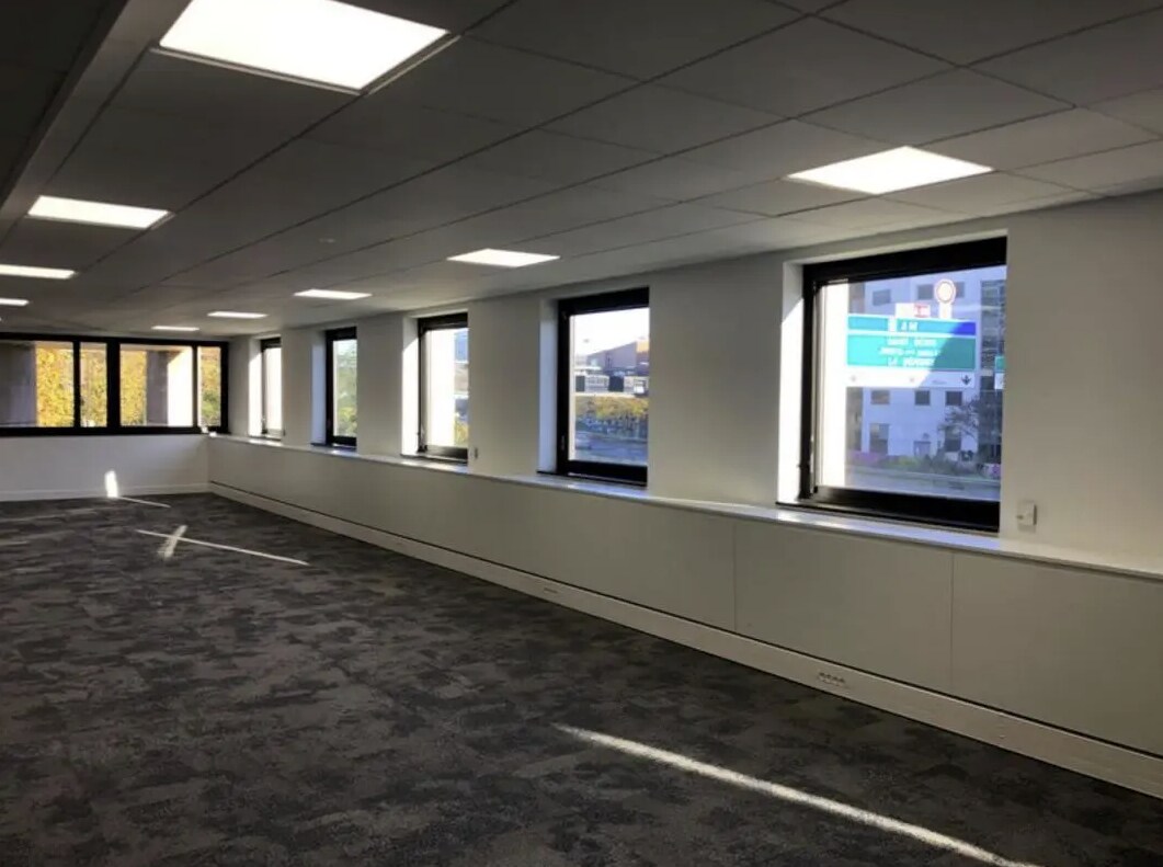 4 Rue Joseph Monier, Rueil-Malmaison for lease Interior Photo- Image 1 of 5