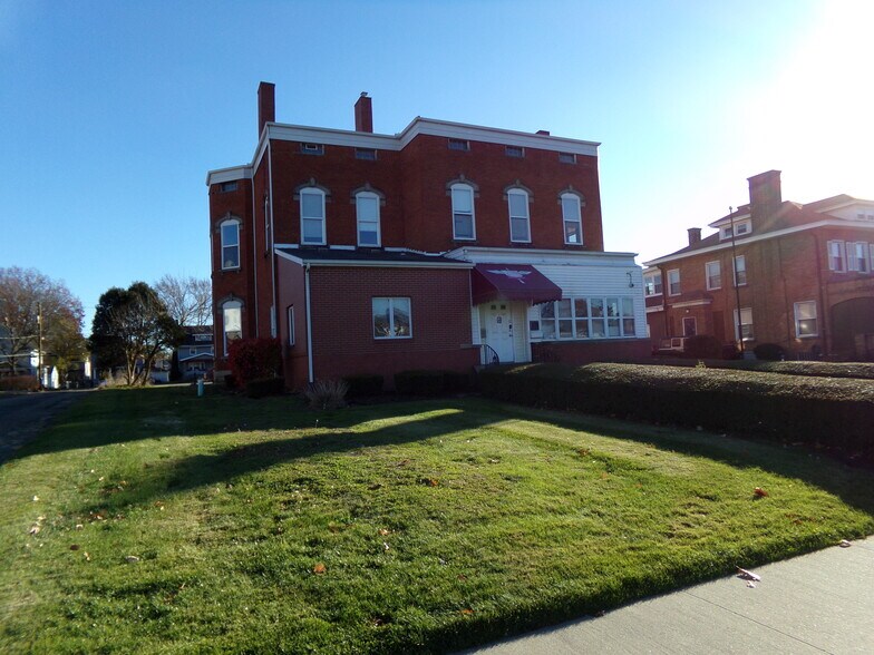 721 Lincoln Way E, Massillon, OH à vendre - Photo du bâtiment - Image 3 de 44
