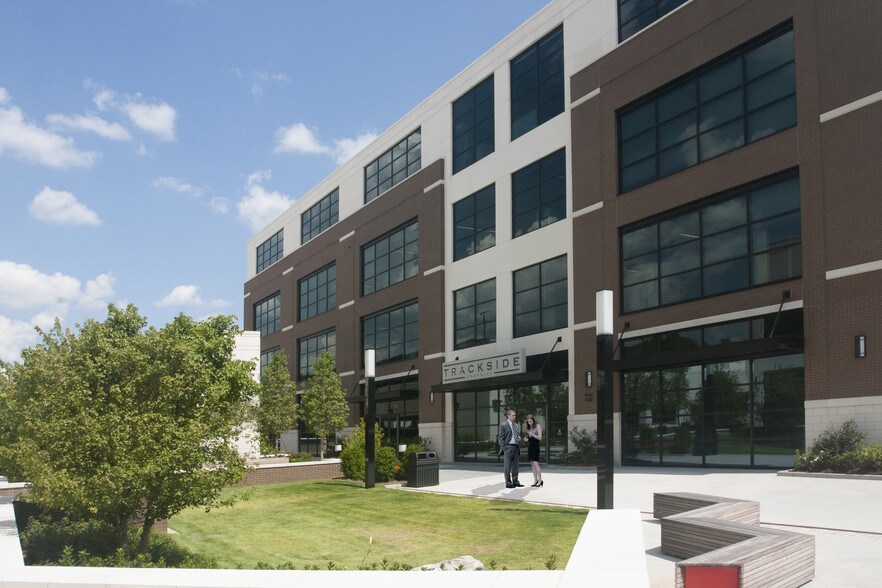 5170 Peachtree Rd, Chamblee, GA à louer - Photo du bâtiment - Image 3 de 17