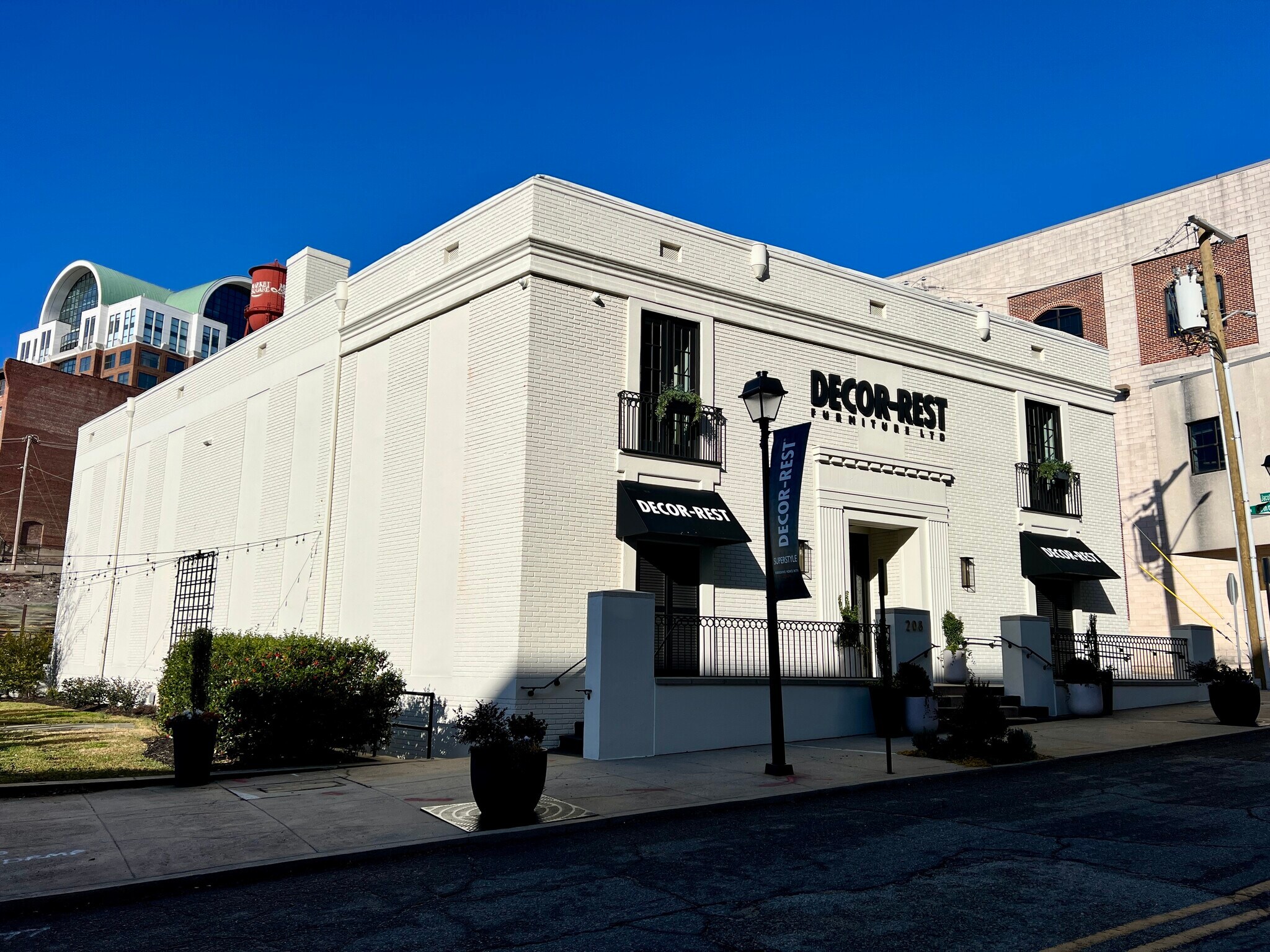 208 Jacobs Pl, High Point, NC for lease Building Photo- Image 1 of 9