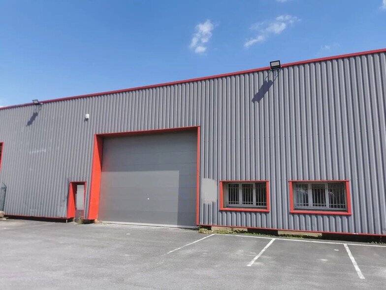 Industrial in Reims for lease - Building Photo - Image 3 of 10