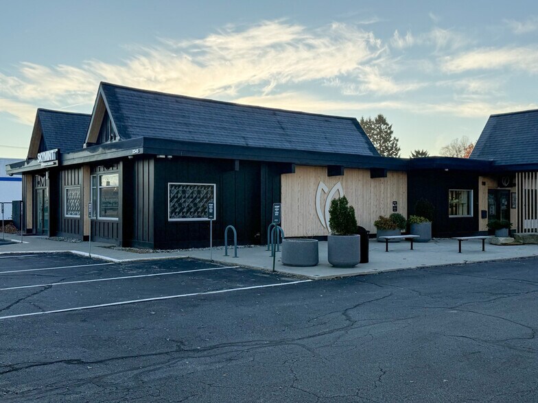 2345 E Apple Ave, Muskegon, MI à louer - Photo du bâtiment - Image 2 de 4