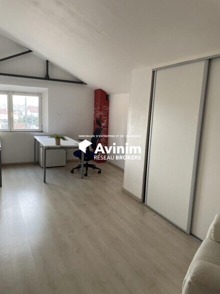 Bureau dans Marseille à louer - Photo du bâtiment - Image 3 de 10