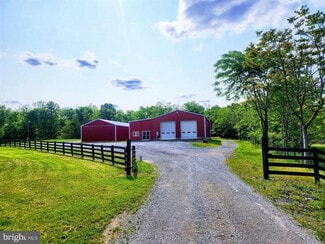 Plus de détails pour 215 Burkharts ln, Martinsburg, WV - Local d'activités à louer