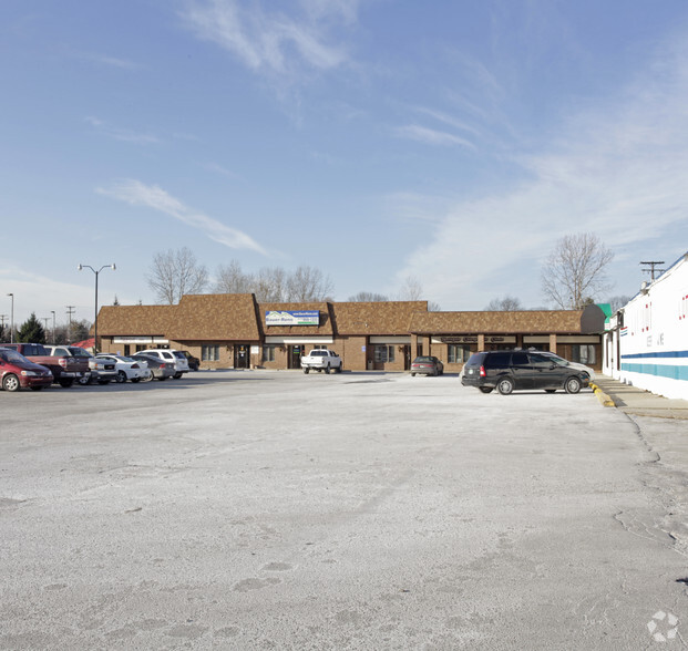 3847-3851 Pine Grove Ave, Fort Gratiot, MI à vendre - Photo du b timent - Image 2 de 3