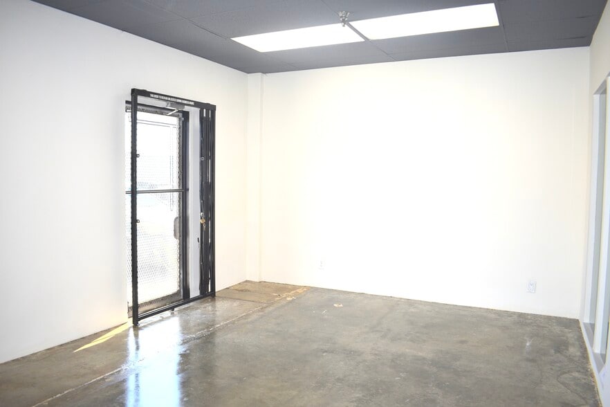 1617 W Rosecrans Ave, Gardena, CA for lease - Building Photo - Image 3 of 12