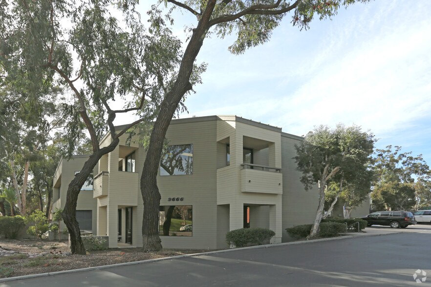 9666 Businesspark Ave, San Diego, CA à louer - Photo du bâtiment - Image 1 de 8