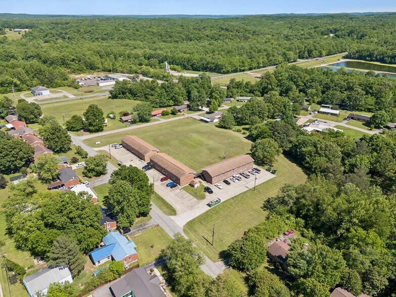 542 Ashe Ave, New Johnsonville, TN à vendre - Photo du bâtiment - Image 2 de 35