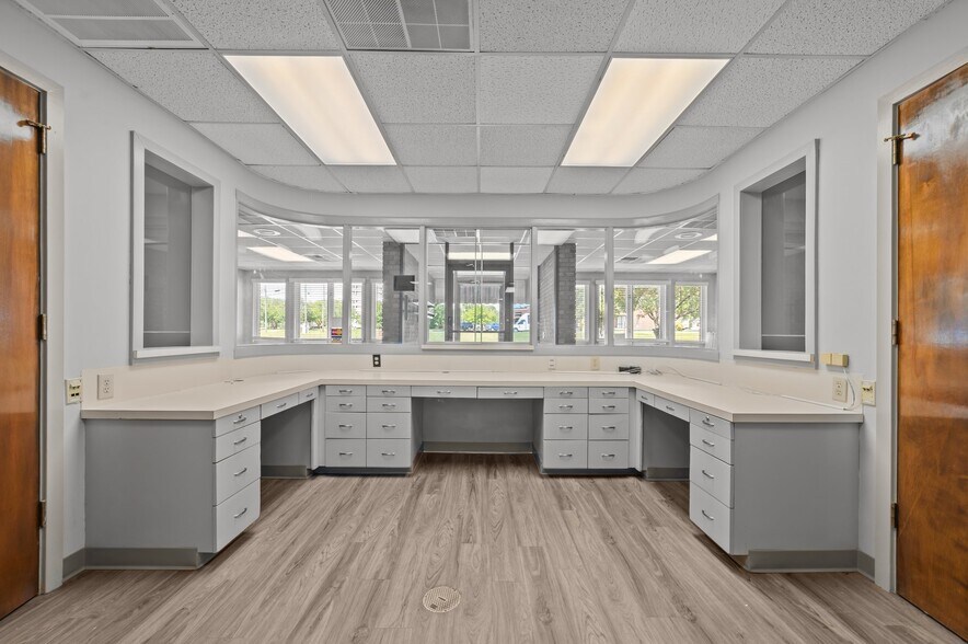 2503 N Queen St, Kinston, NC à vendre - Photo du bâtiment - Image 3 de 54