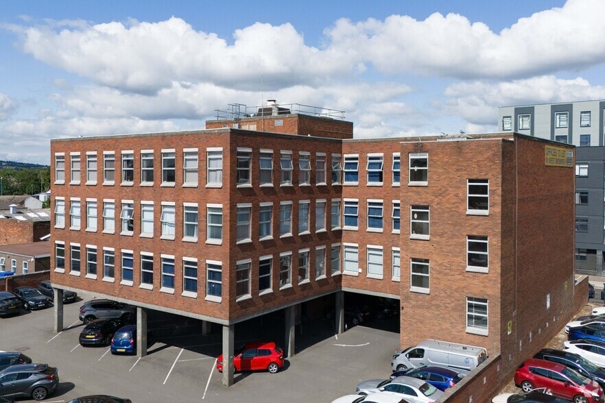 Victoria St, West Bromwich à louer - Photo du bâtiment - Image 1 de 12