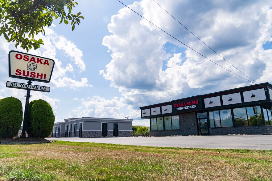 3685 W Henrietta Rd, Rochester, NY à vendre - Photo du bâtiment - Image 3 de 15